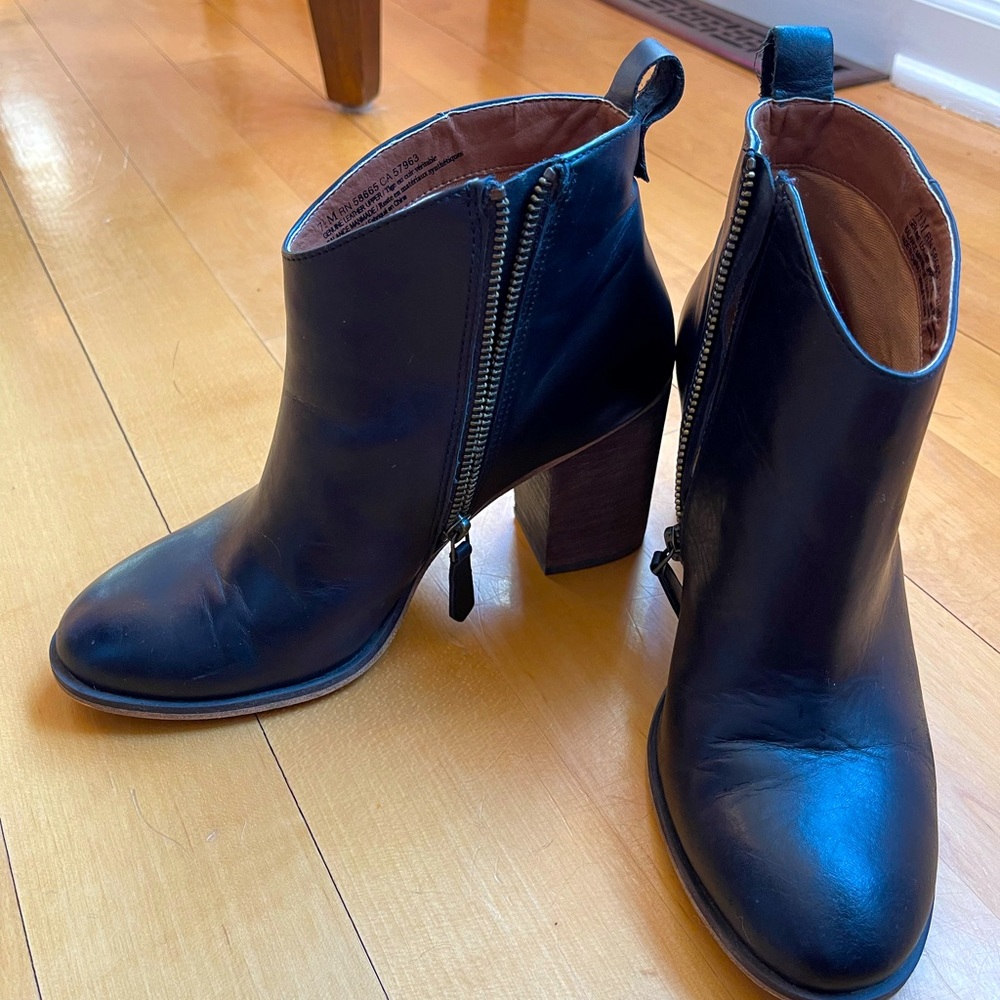 BP size 71/2 black bootie